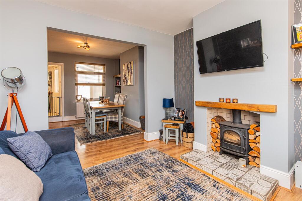 Wellingborough Road, Finedon - View 2