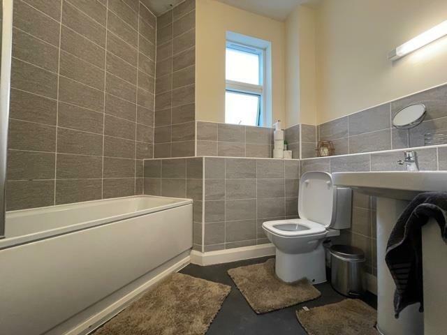 Apartment in Birmingham, West Midlands - View 4