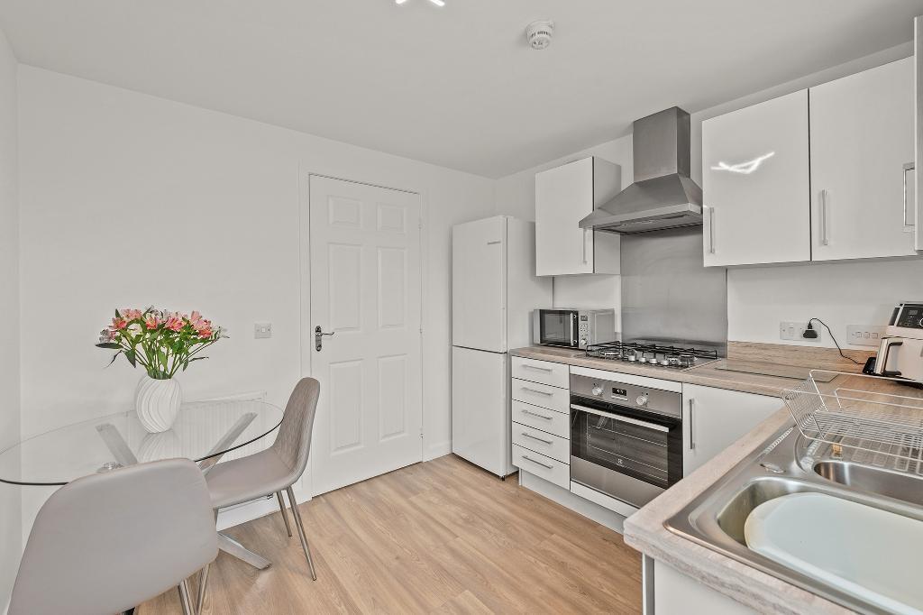 53, Rose Hip Crescent, Larbert, Falkirk, FK5 4ZP photo 4