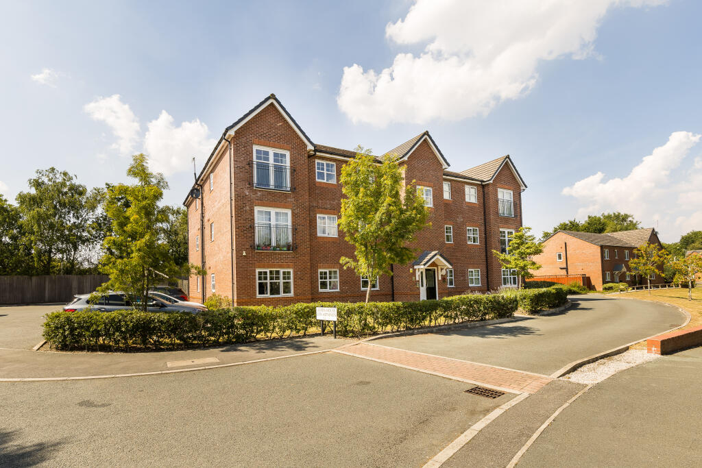Apartment in Pen-y-ffordd, Flintshire