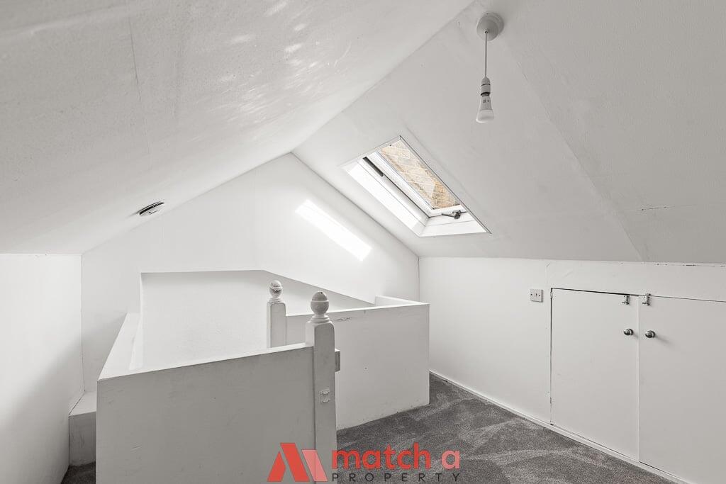 2 bedroom end of terrace house for rent