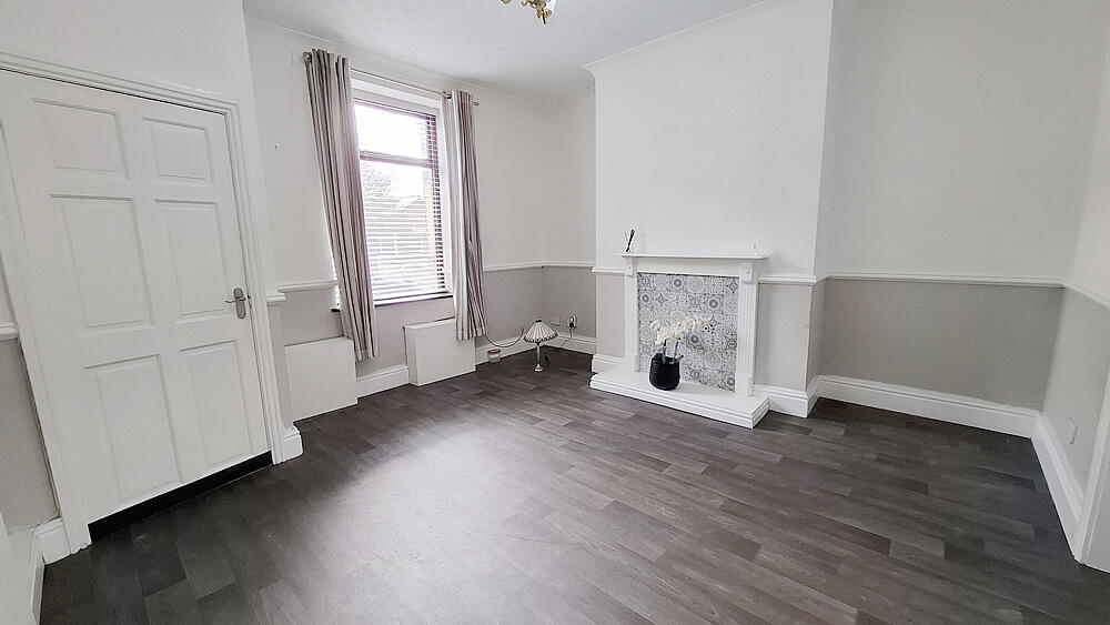 13 Wild Street, Lees, OL4 5AD photo 4
