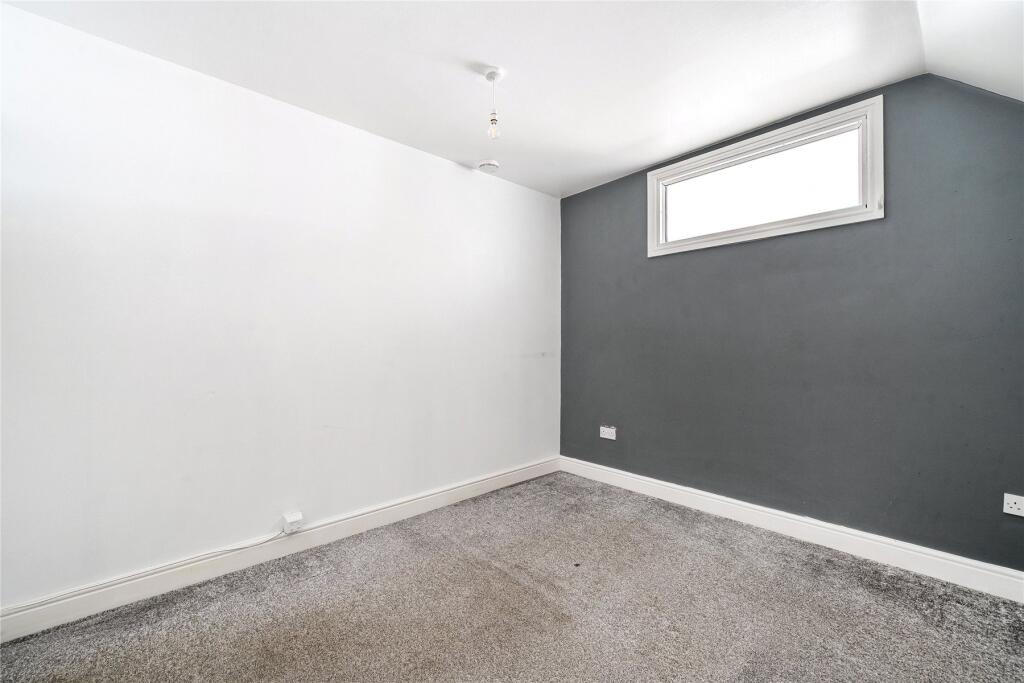 Apartment in Beckenham - View 3