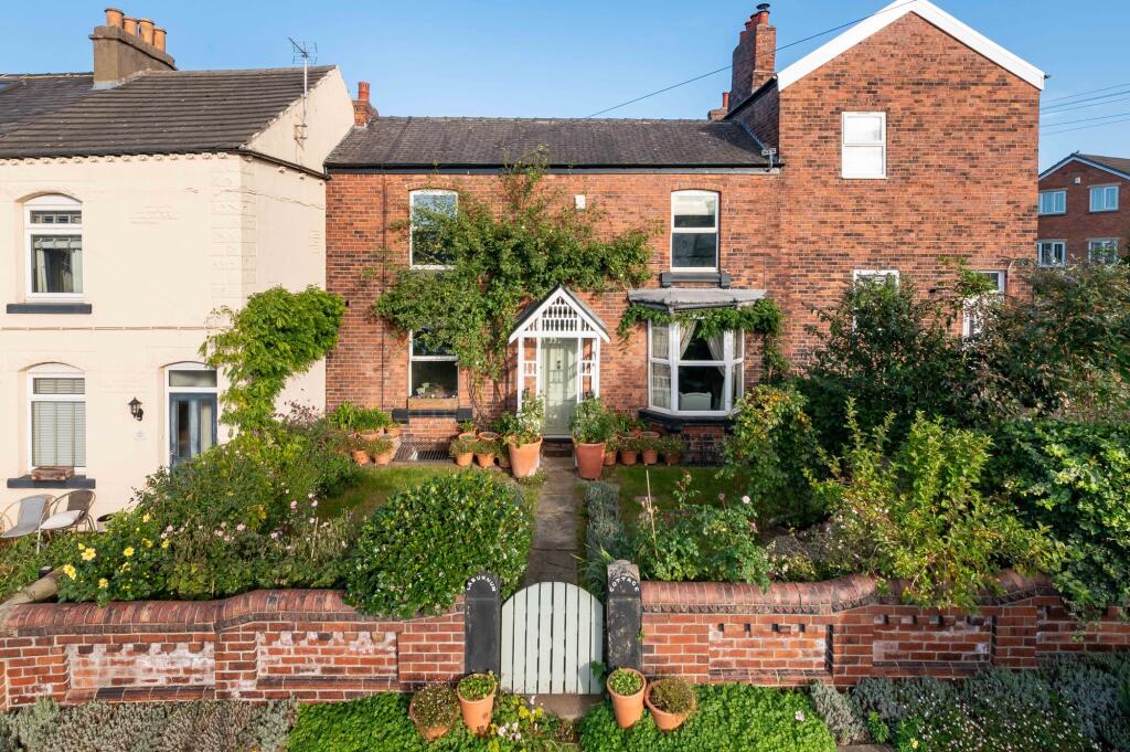 3-bed terraced on Laburnum Cottage, Denby Dale Road West, Wakefield, WF4, £270,000
