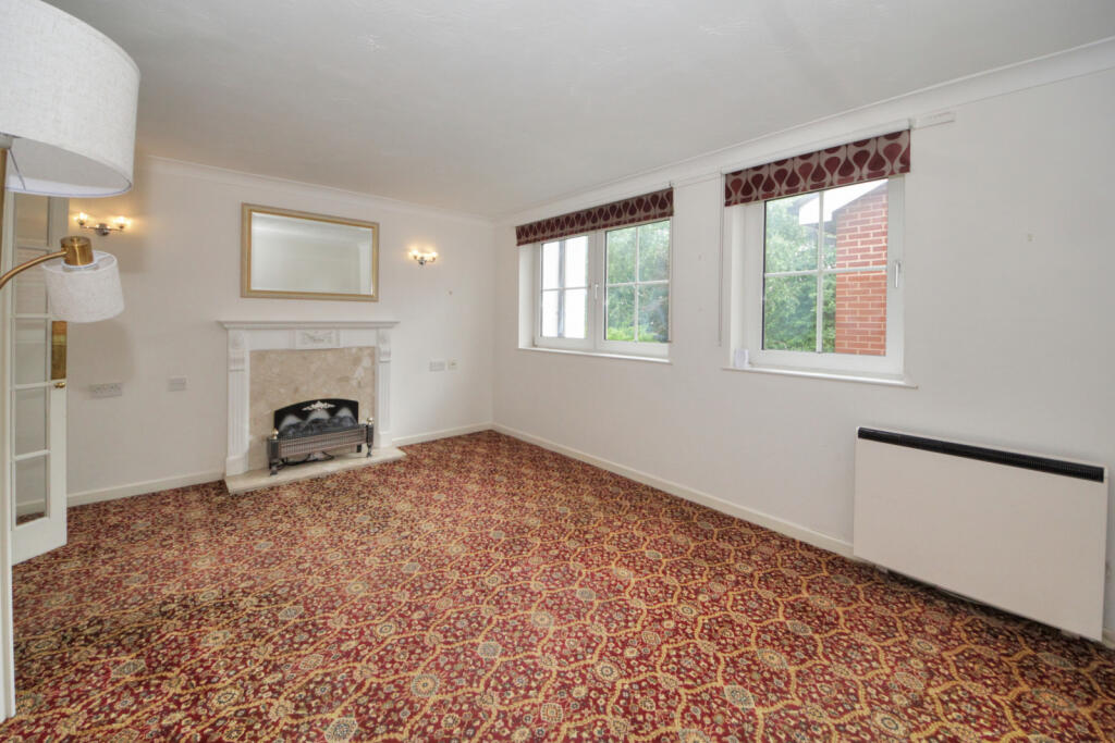 Woodmere Court, Avenue Road, Southgate, N14 photo 4