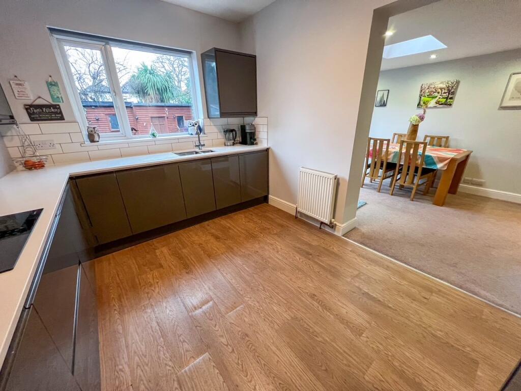 Rosemary Avenue, West Molesey, KT8 photo 2