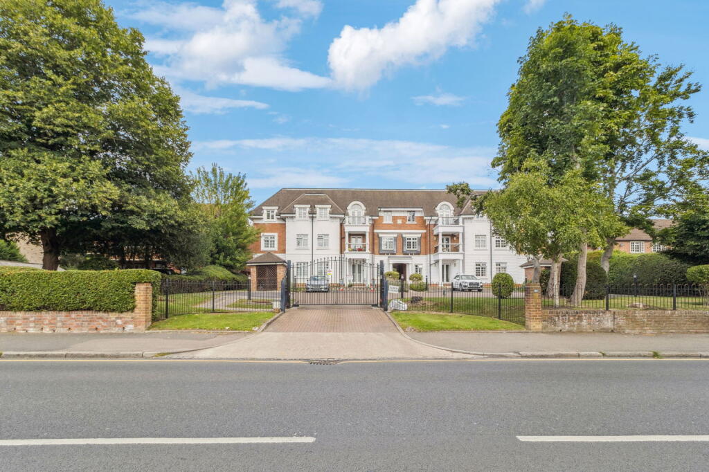 Main image of property: Green Lane, Northwood, HA6 2XP