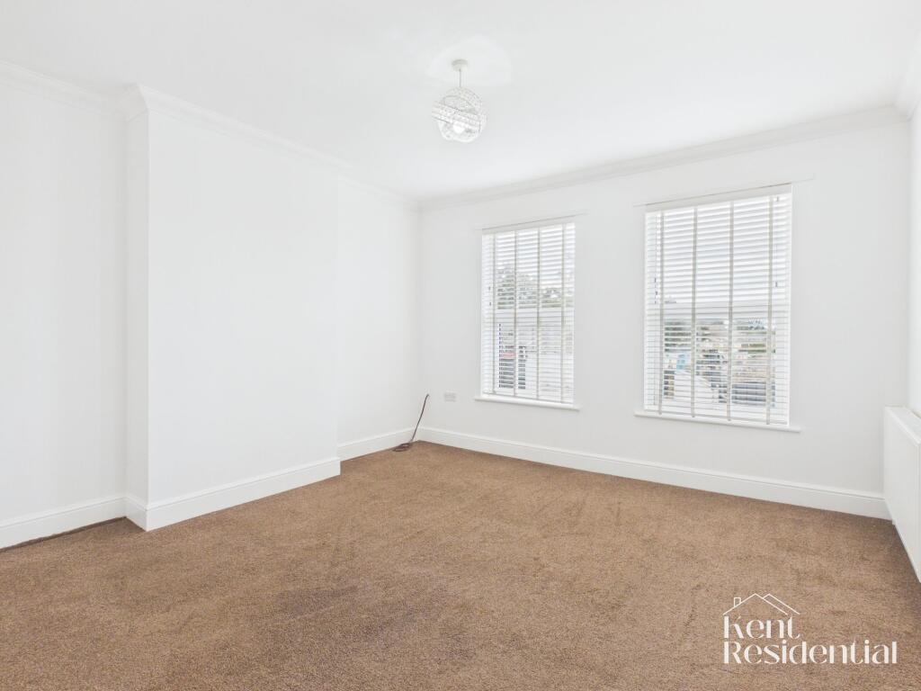 Apartment in Sittingbourne, Grove Park, Regent Quay - View 3