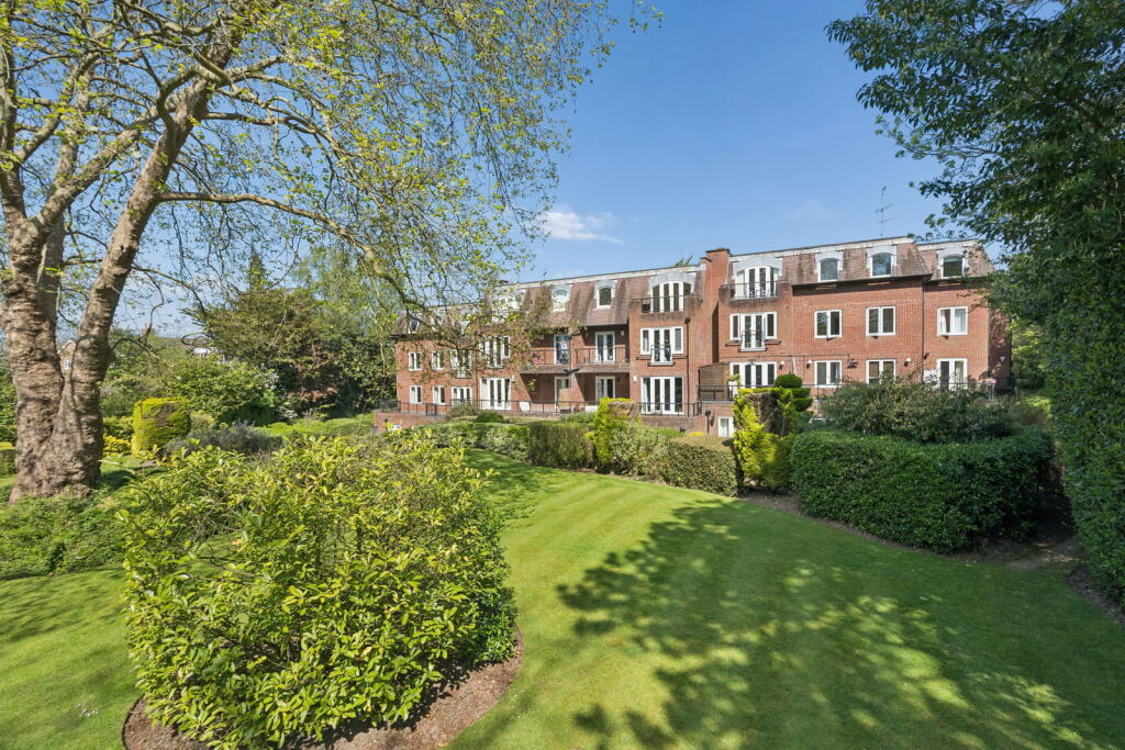 Main image of property: Eastbury Avenue, Northwood, HA6 3LN