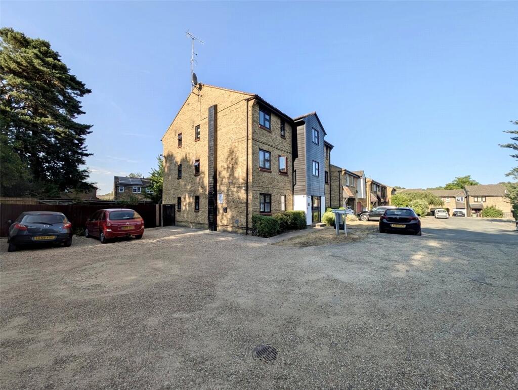 Main image of property: Chisbury Close, Bracknell, RG12