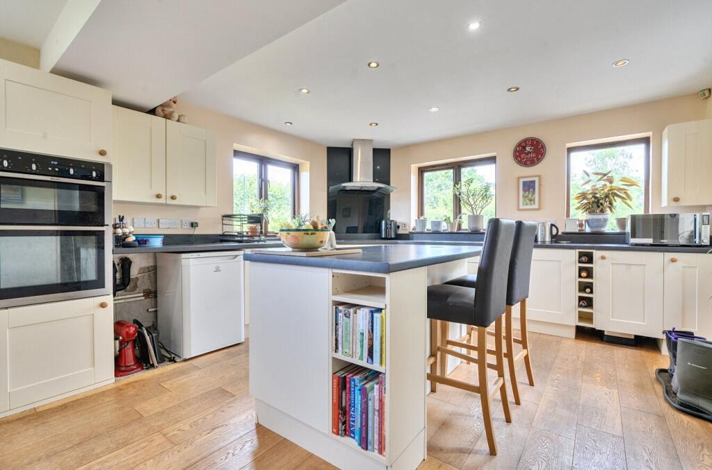 Feltham Road, Pucklechurch, Bristol, BS16 - View 4