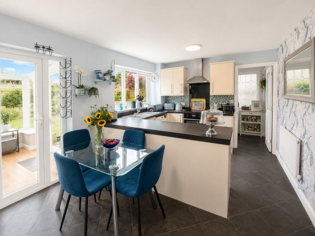 House in Bristol, Bradley Stoke - View 4