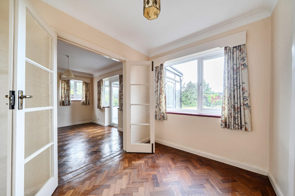 House in Reigate, South Park - More