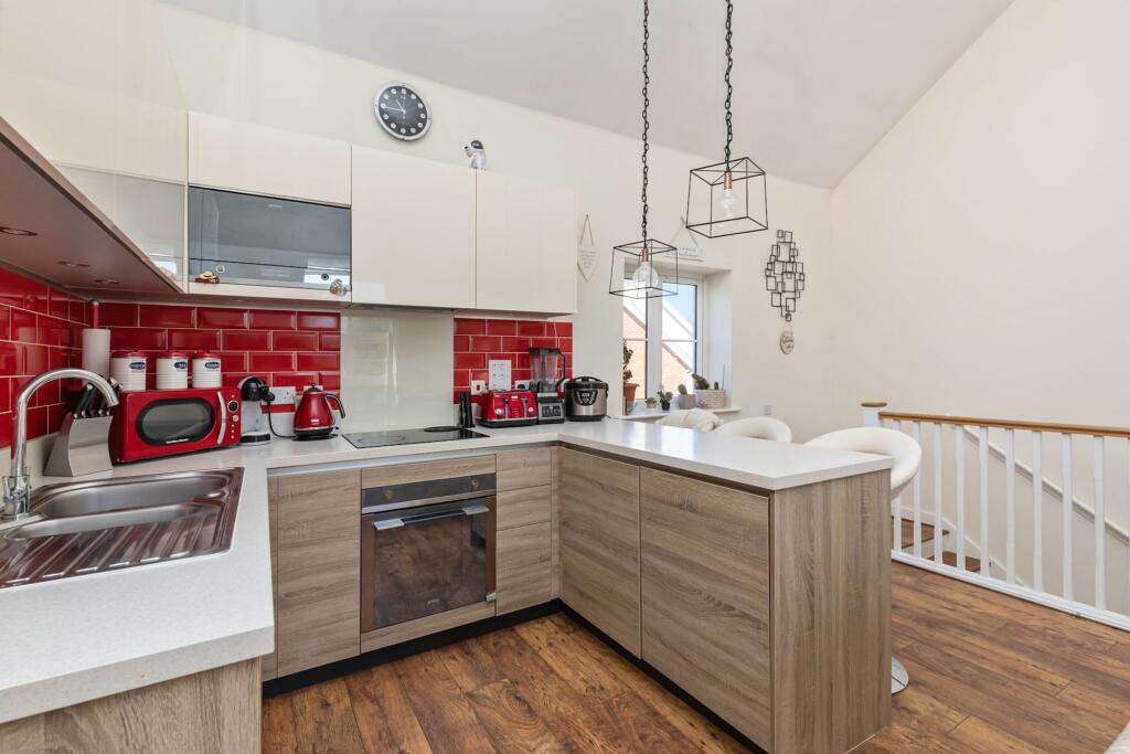 Churchill Way, Broadbridge Heath, RH12 - View 3