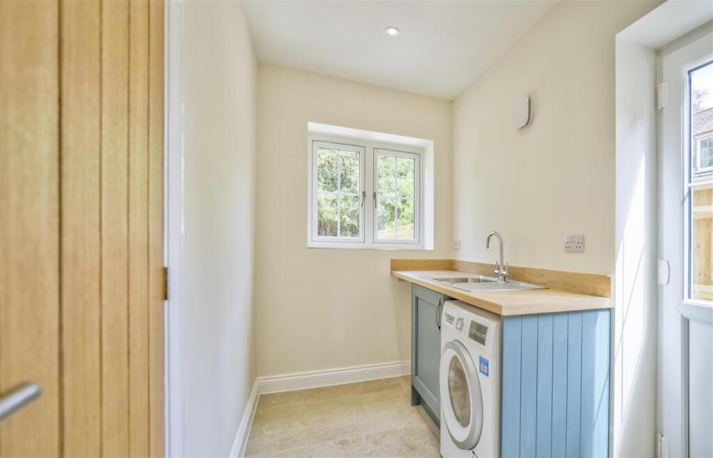 House in Stratford-on-Avon, Welford-on-Avon - More