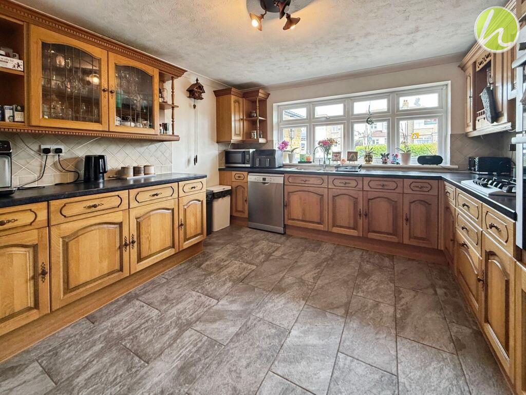 House in Stanford-le-Hope, Essex - View 6