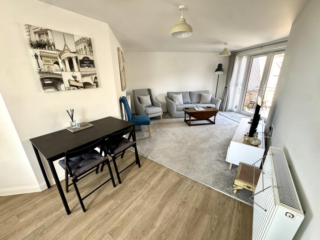 Apartment in East Cowes, Osborne - More