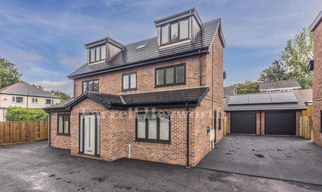 House in Chorley, Clayton-le-Woods