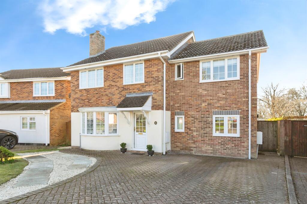 Main image of property: Bodenham Close, Buckingham