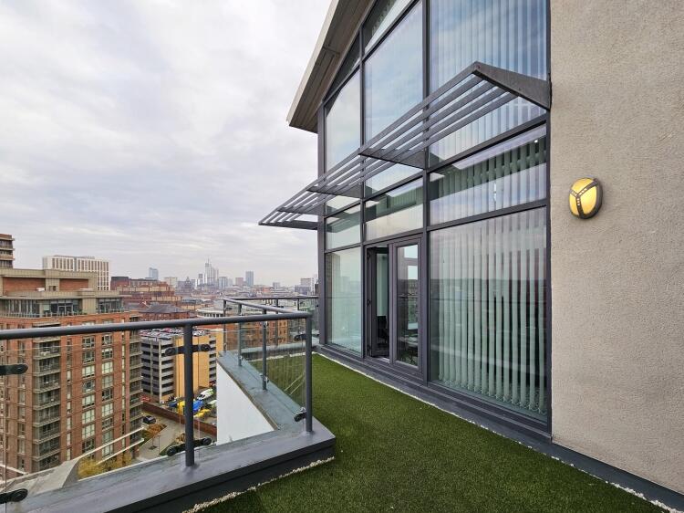 Apartment in Leeds, Holbeck - View 4
