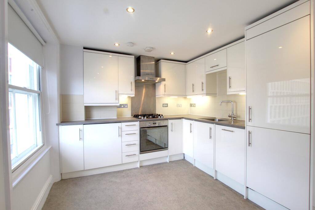 Apartment in London, West Smithfield, City of London - More