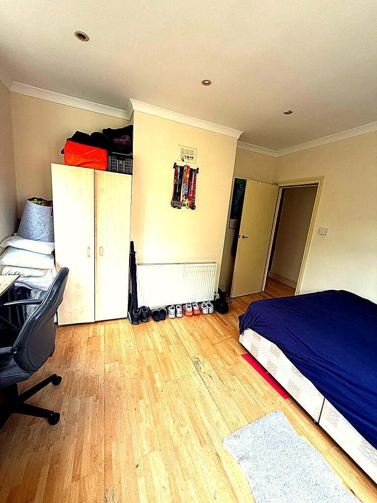 Apartment in London - More