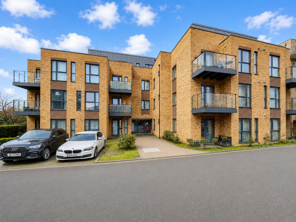 Main image of property: Dominion Court, London Road, Hounslow, TW3