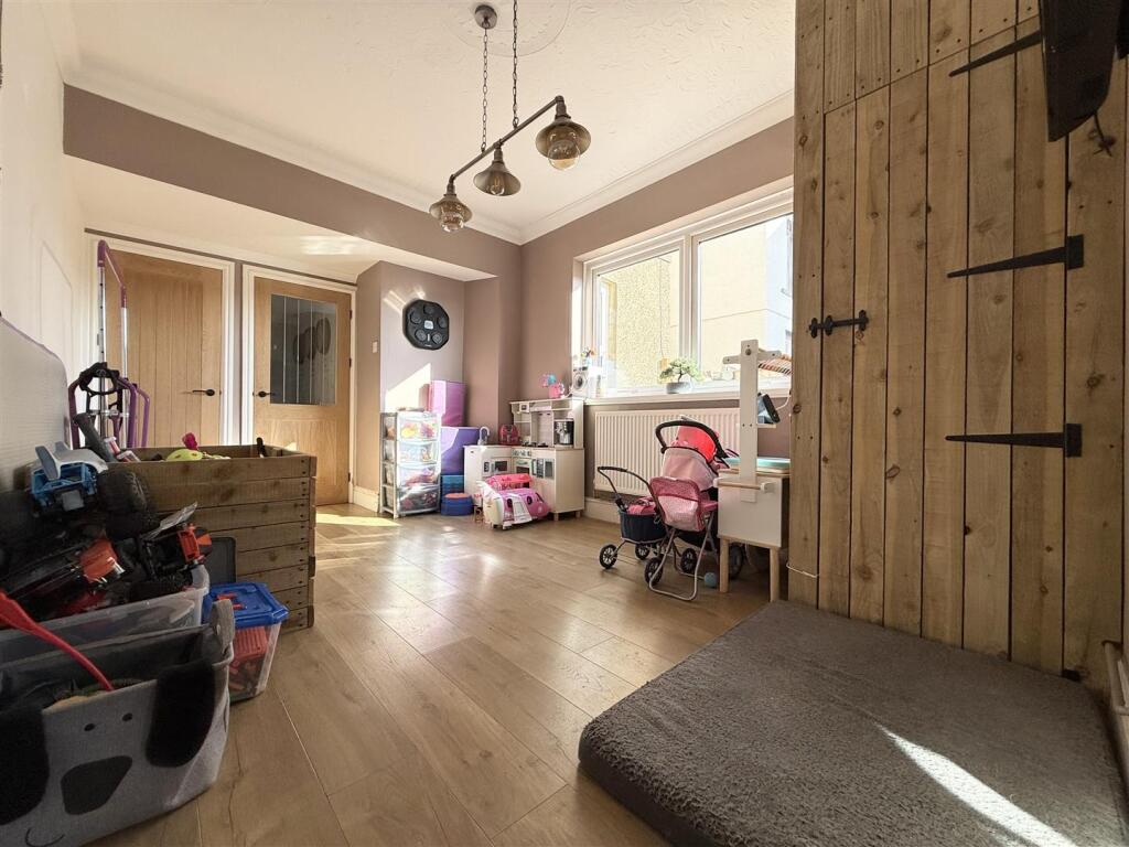House in Swansea - More