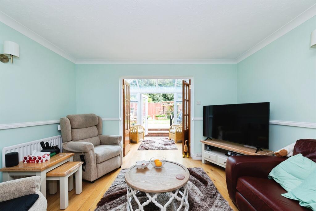 House in Reigate and Banstead, Surrey - View 3