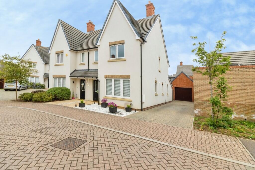 Main image of property: Elder Way, MK45