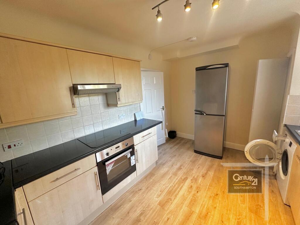 Apartment in Southampton - View 4