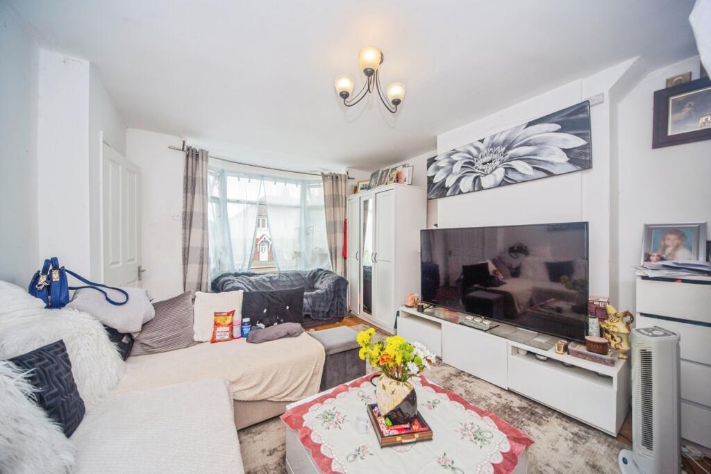 House in Southampton - View 2