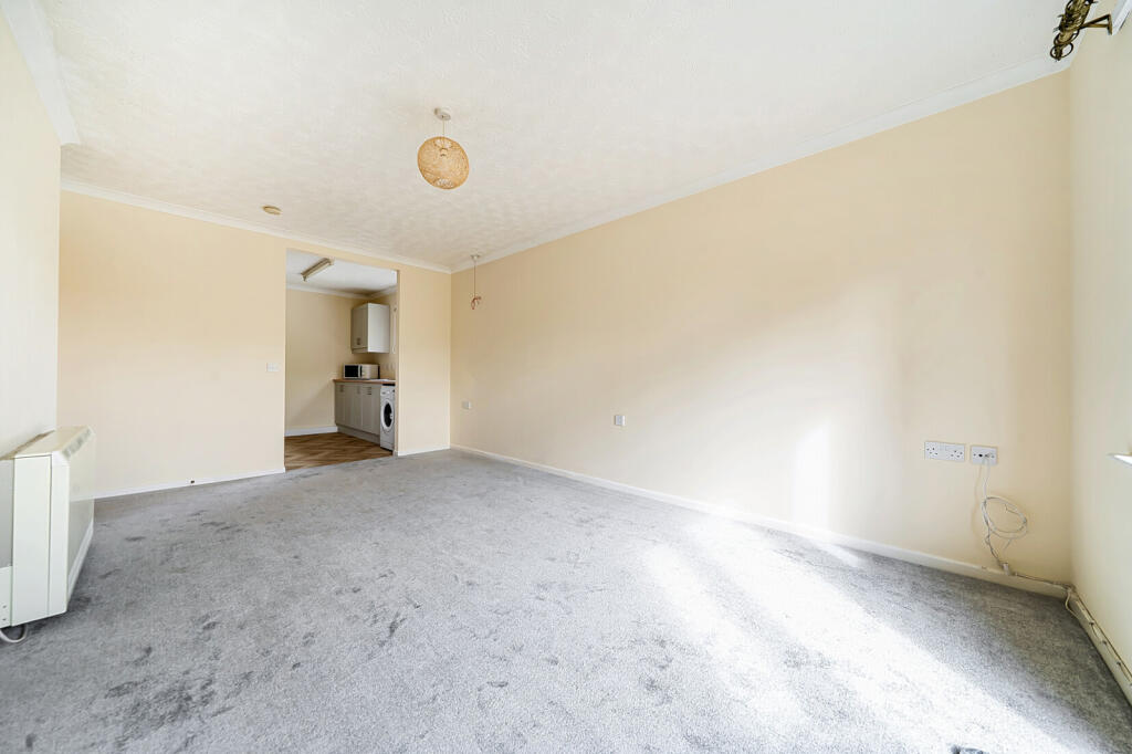 Apartment in Thatcham, West Berkshire - View 5