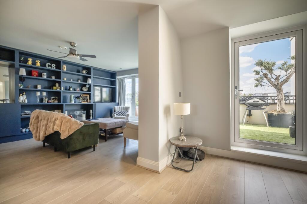 Apartment in London, Mortlake - More