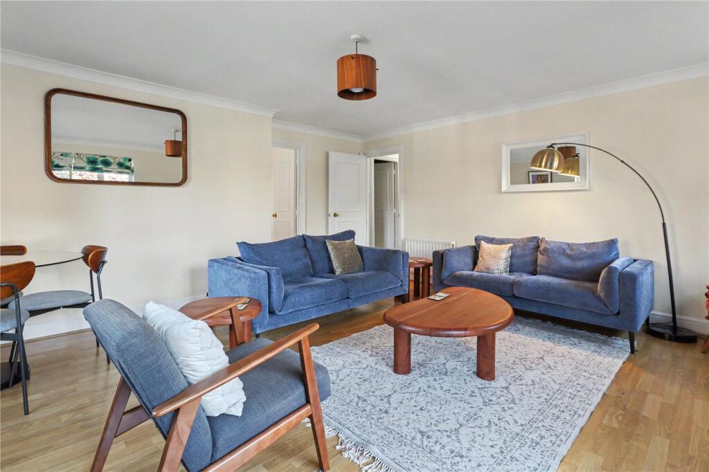 Apartment in Redhill - View 3