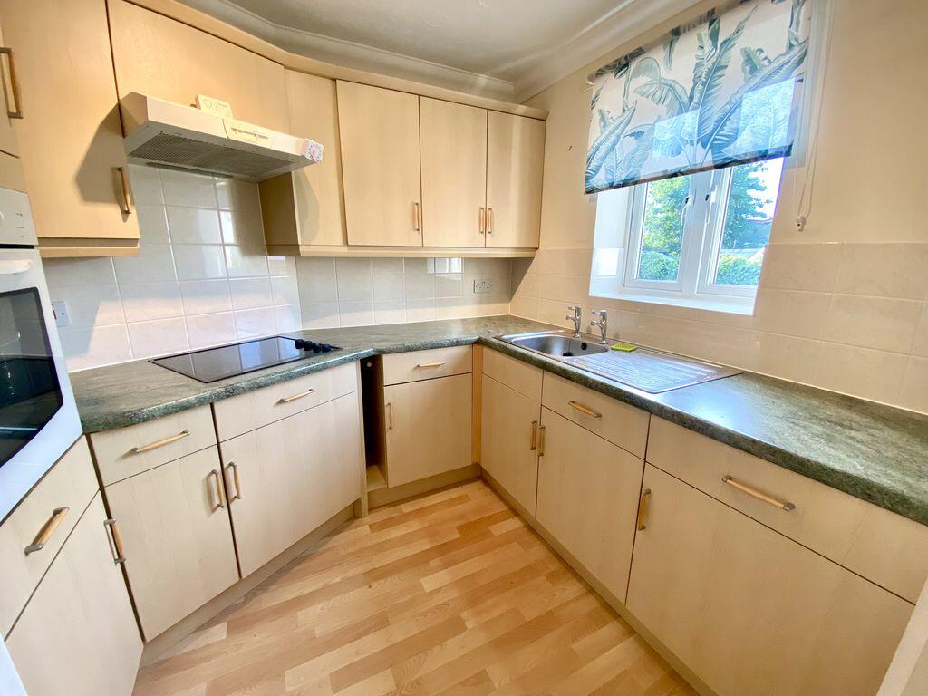 Apartment in Fareham, Hampshire - View 4
