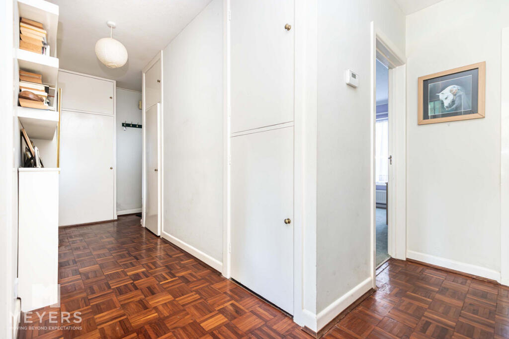 Apartment in Bournemouth, Westbourne - More