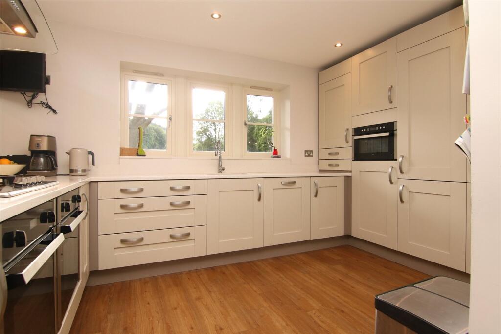 House in Bradford, Steeton with Eastburn - View 3