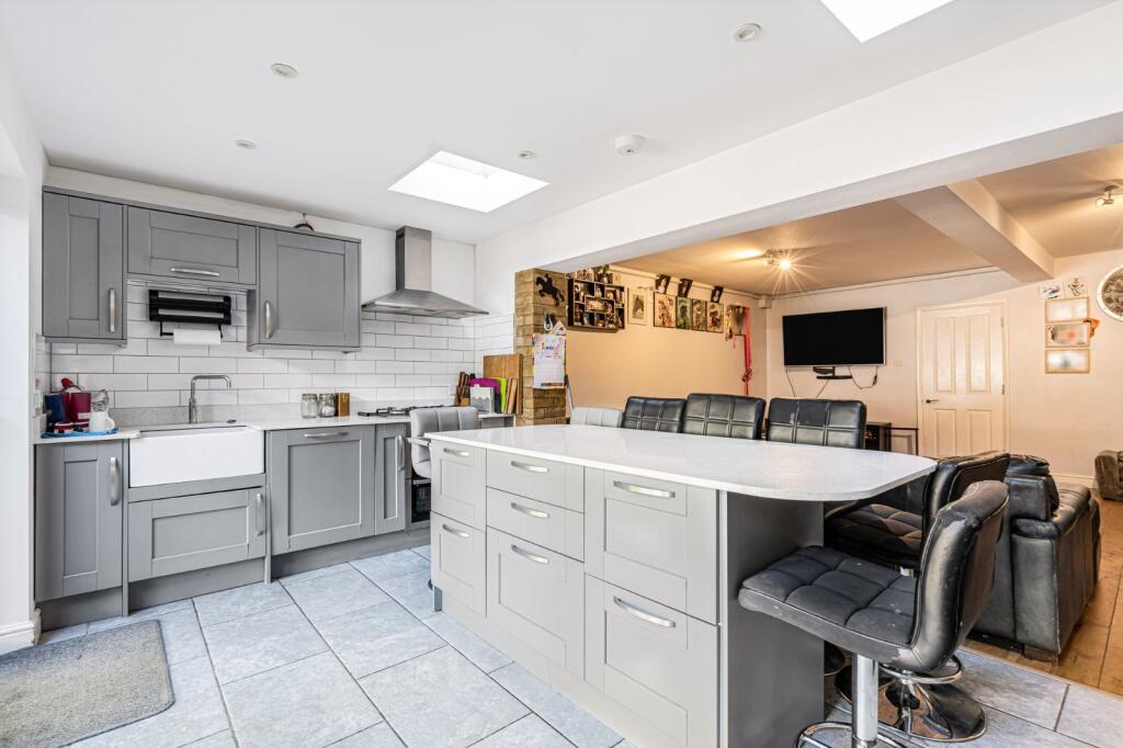 House in Twickenham - View 3