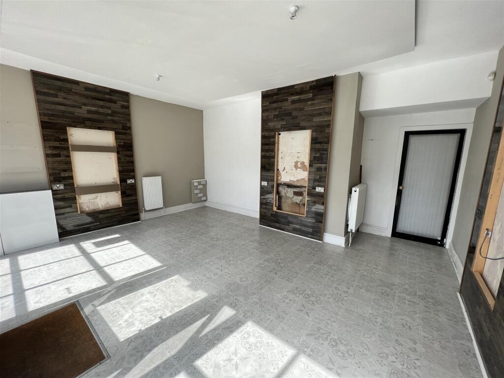 Additional image 3 of Vacant Unit, Wyke, West Yorkshire