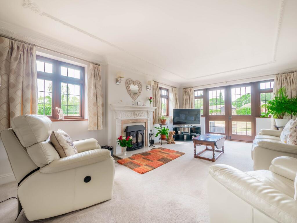 Hullbridge Road, Rayleigh, SS6 photo 4