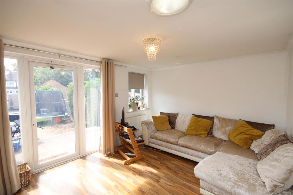House in Dartford - More