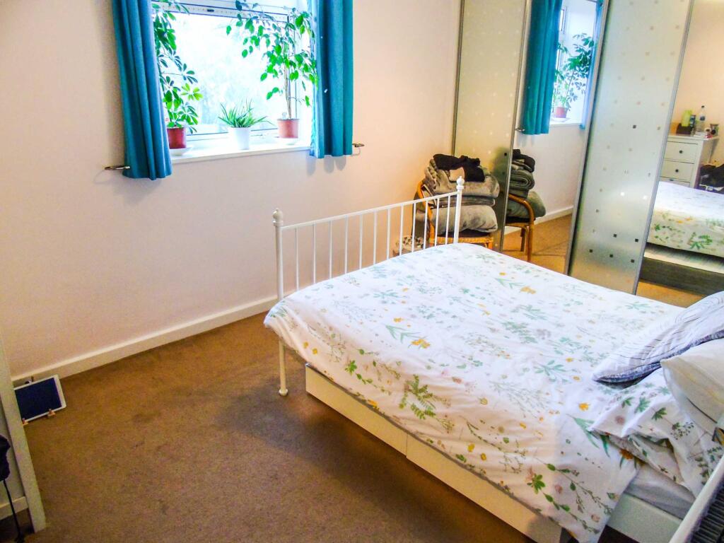 Apartment in Southampton - More