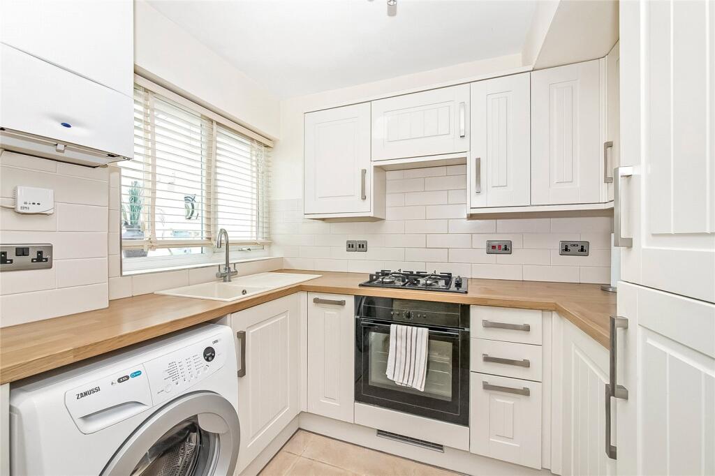 House in London, Monks Orchard - View 3