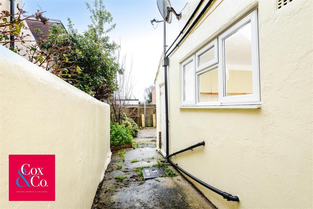 House in Hove, Hangleton - More