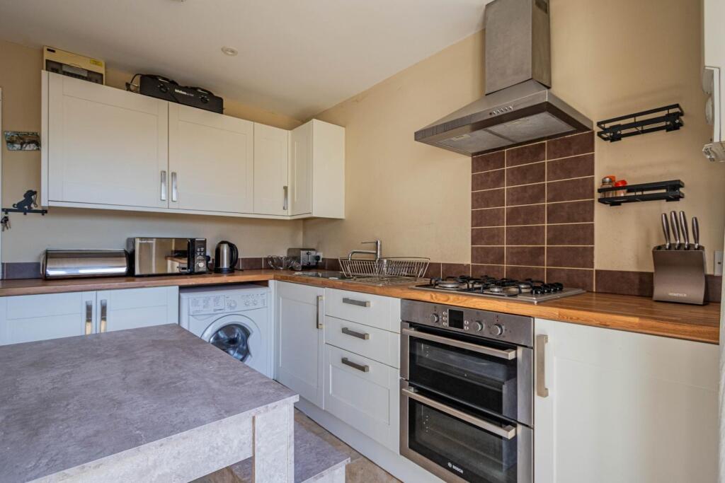 Apartment in Bristol, Southmead - More