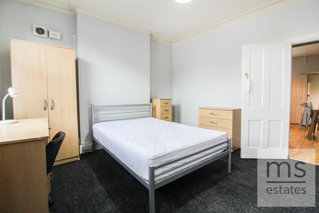 Main image of property: BILLS INCLUDED £110pppw Ednaston Road, Dunkirk, Nottingham