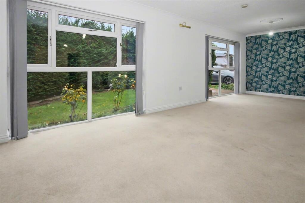 Avon Drive, Bedford photo 4