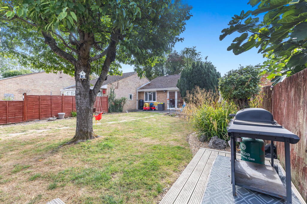 House in Luton - View 5