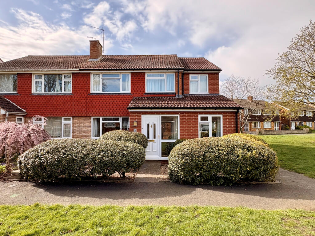 Main image of property: Sweeting Aveune, Little Paxton, PE19 6QA